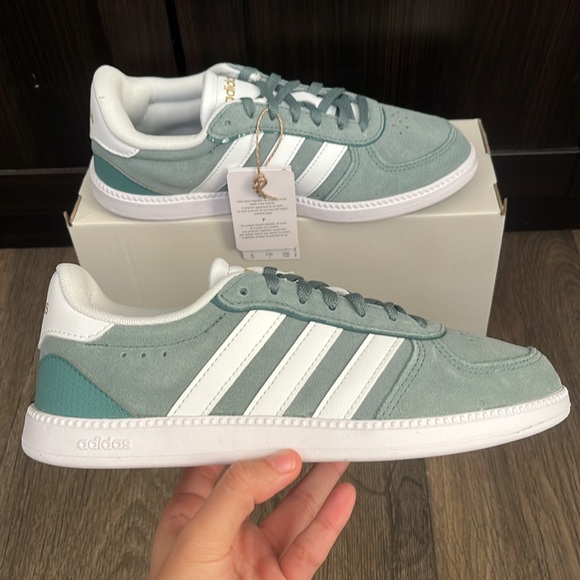 NWT Adidas Breaknet Sleek Women's Shoes - Hazy Esmerald/White - JH6349 - Picture 9 of 12